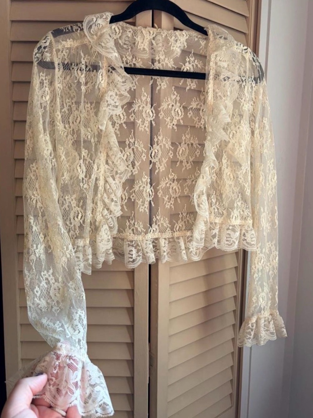Vintage Cream Sheer Lace Ruffle Shrug